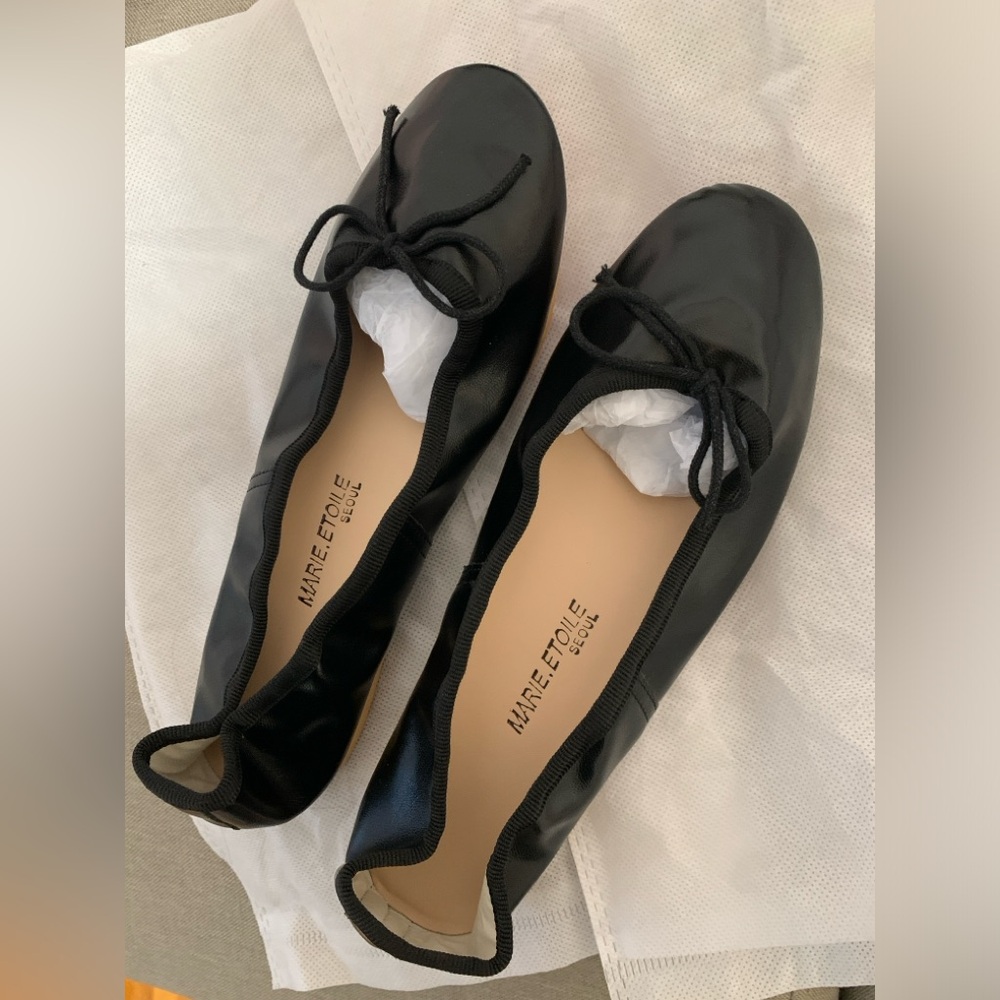 AVAILABLE IN JUNE NWT Marie Etoile black ballets flats